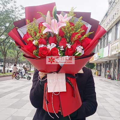 怀化19朵红玫瑰百合，与你幸福前行